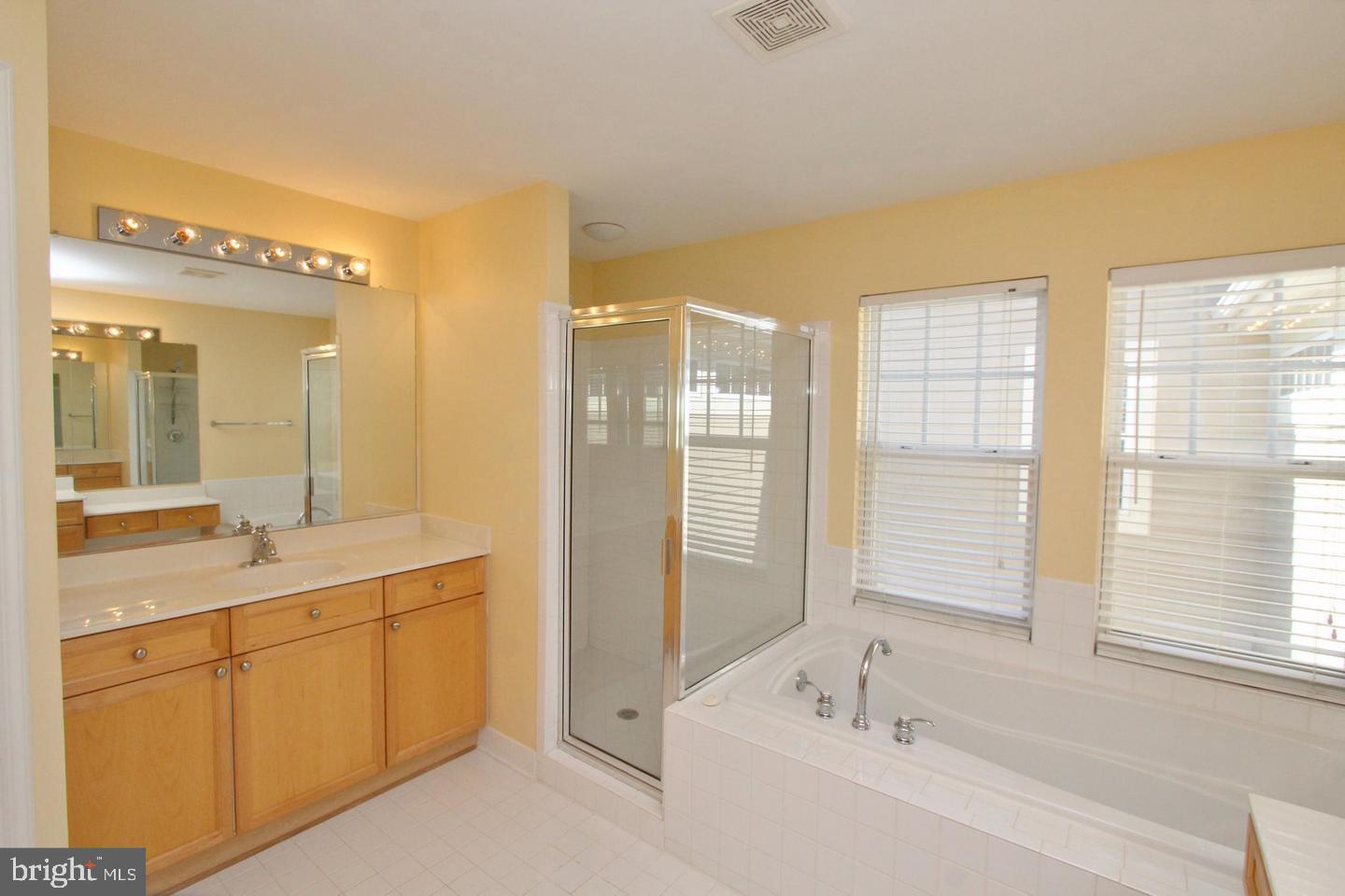 BELMONT TOWN CENTER - Residential Lease