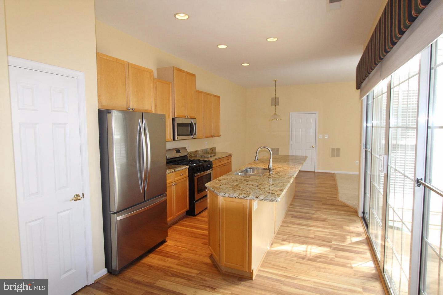 BELMONT TOWN CENTER - Residential Lease