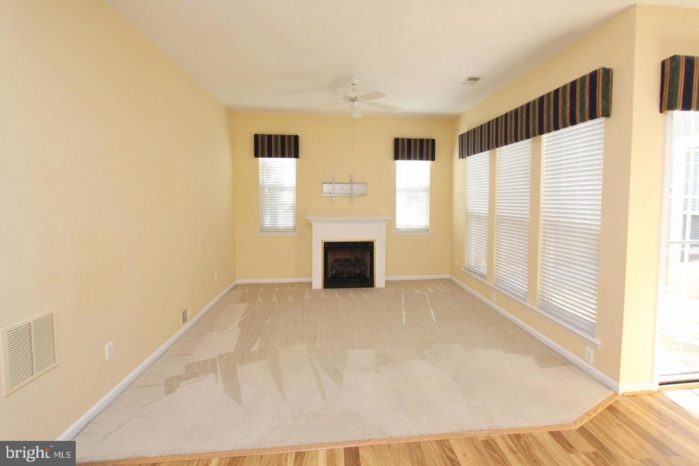 BELMONT TOWN CENTER - Residential Lease