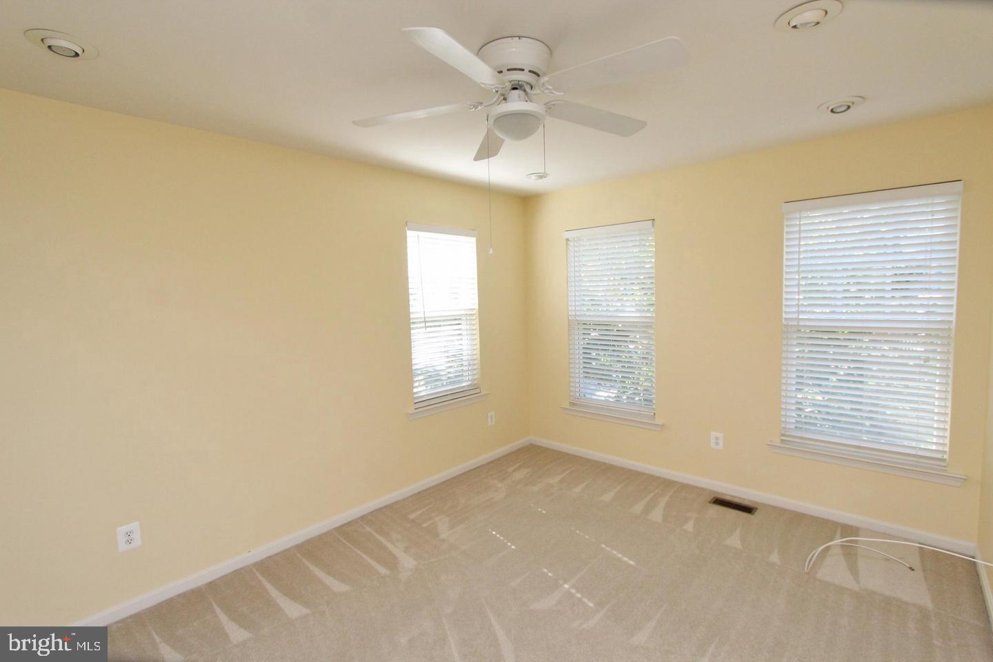 BELMONT TOWN CENTER - Residential Lease