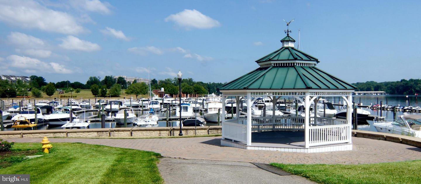 BELMONT TOWN CENTER - Residential Lease