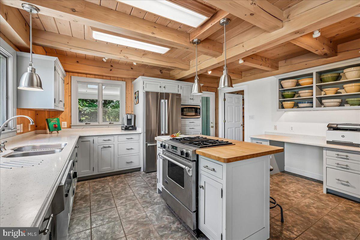 WATERFORD MEADOWS - Residential
