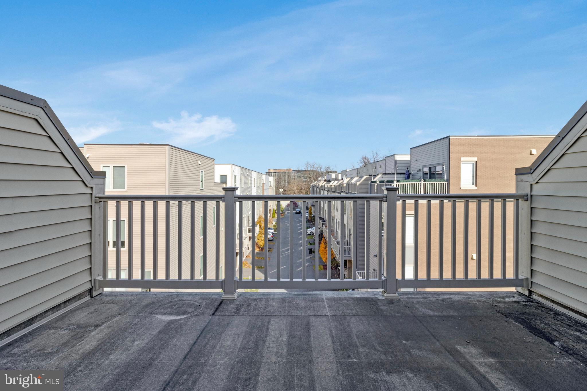 CHAPMAN ROW AT TWINBROOK METRO - Residential