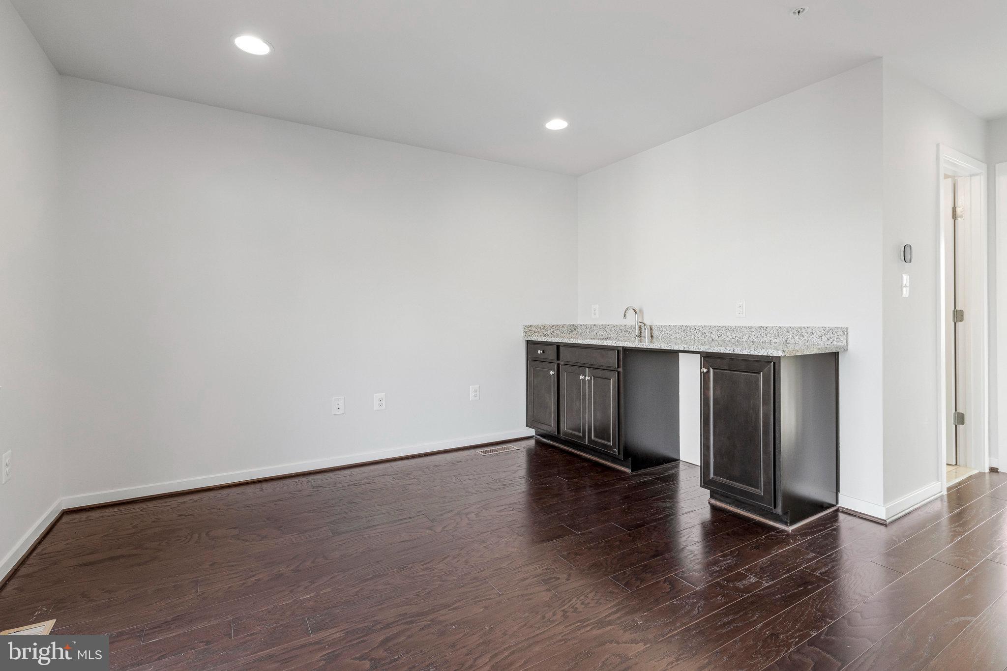 CHAPMAN ROW AT TWINBROOK METRO - Residential