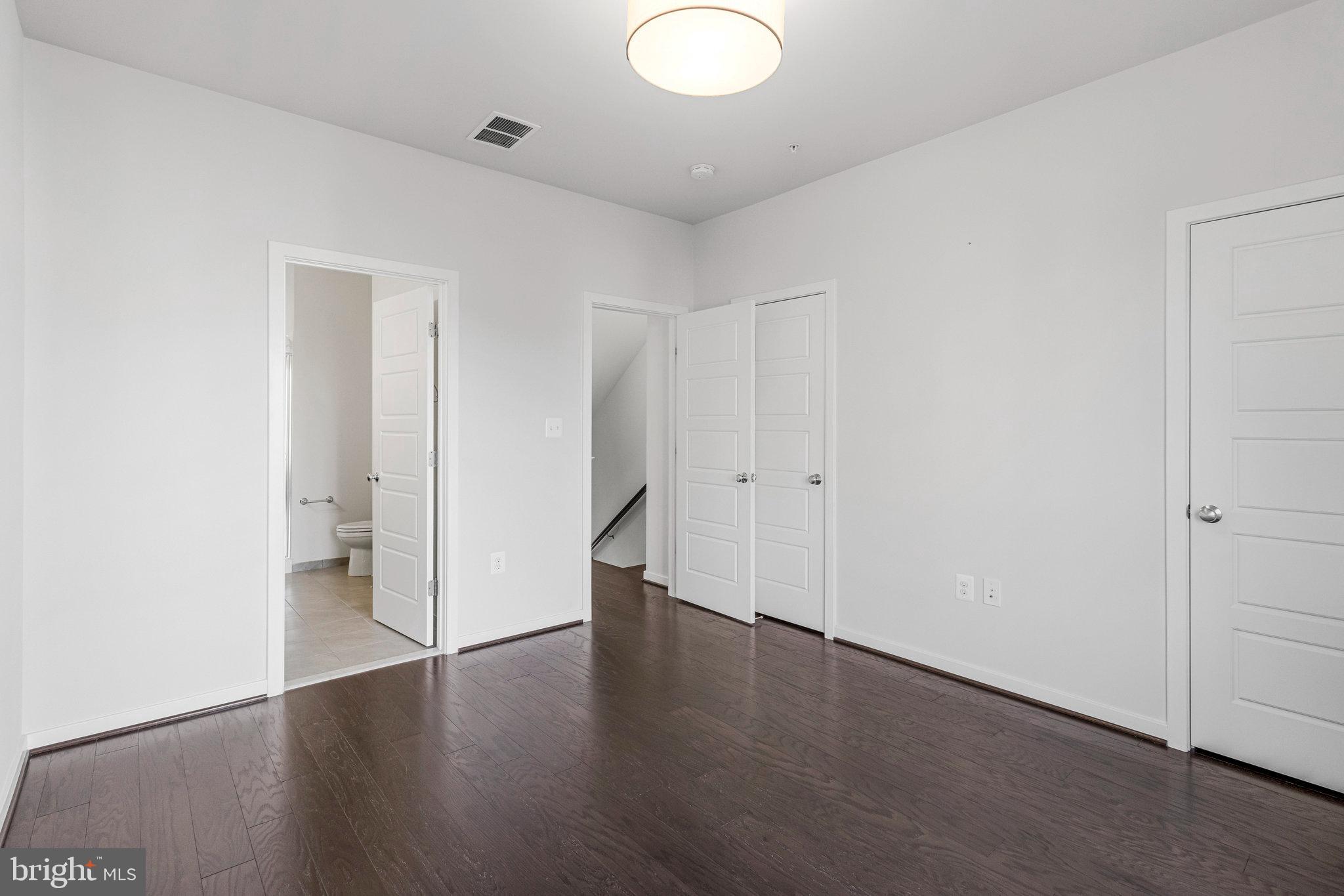 CHAPMAN ROW AT TWINBROOK METRO - Residential