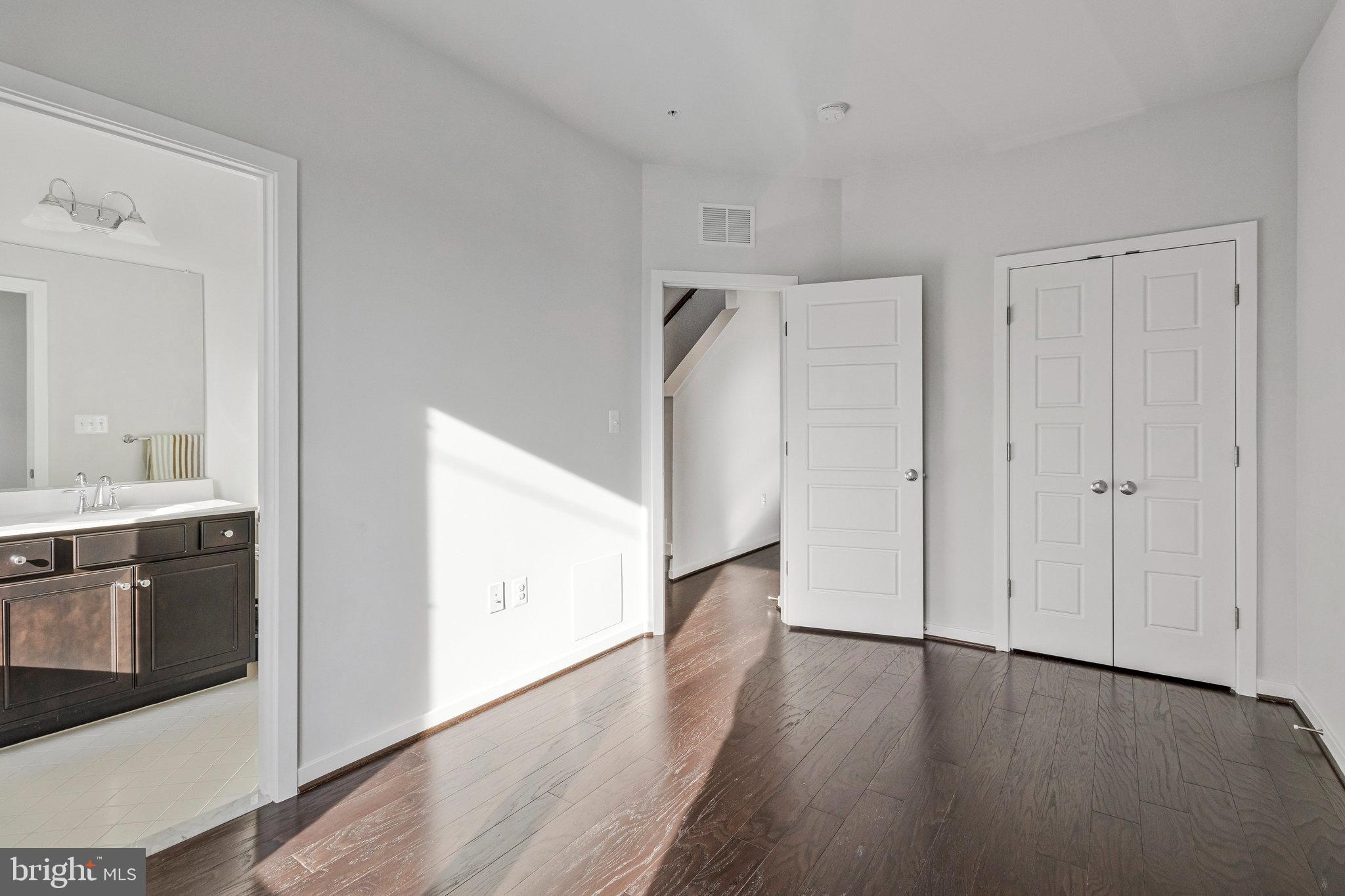 CHAPMAN ROW AT TWINBROOK METRO - Residential