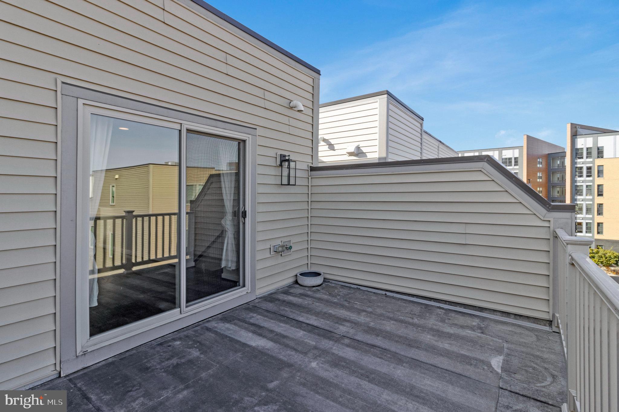 CHAPMAN ROW AT TWINBROOK METRO - Residential