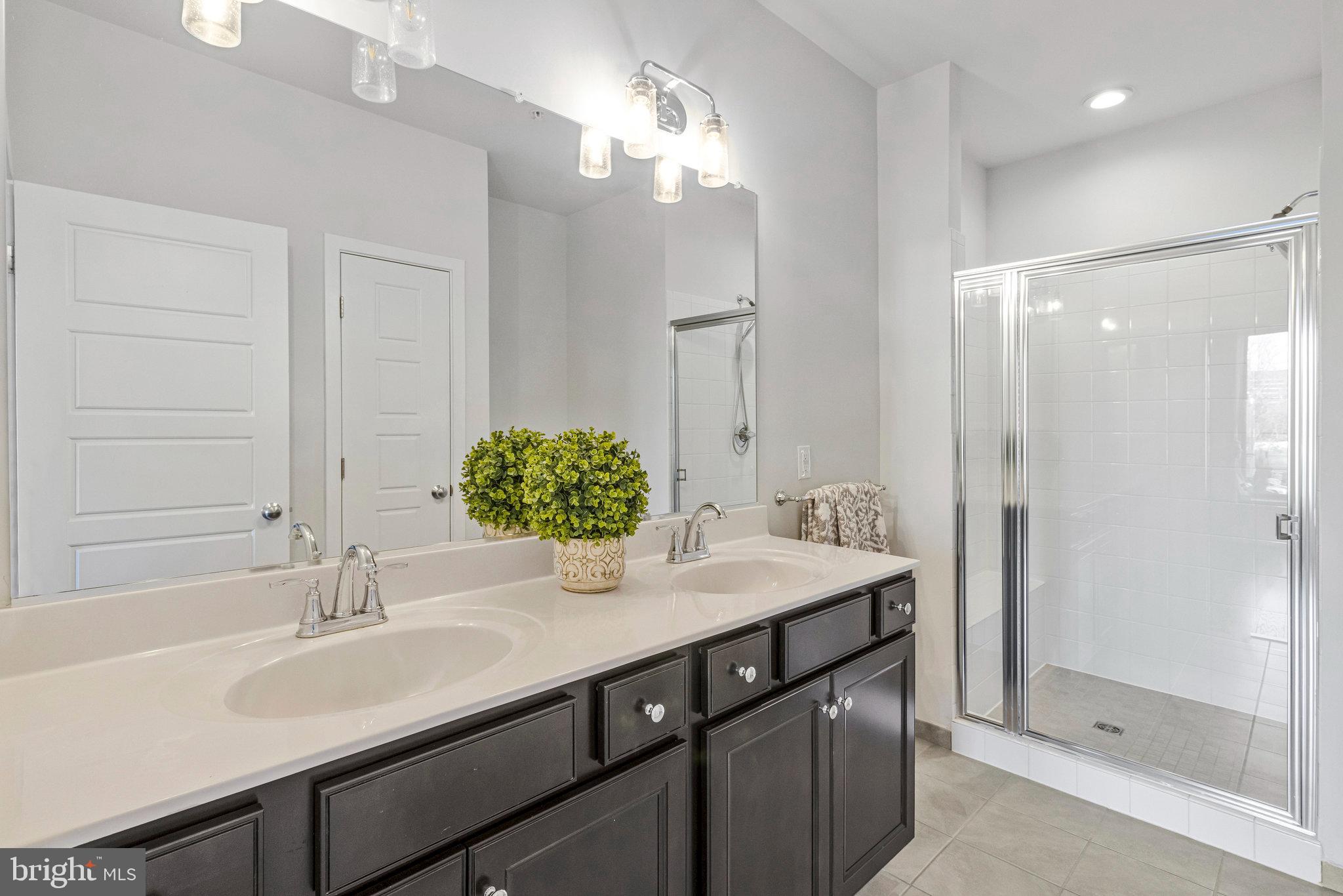 CHAPMAN ROW AT TWINBROOK METRO - Residential