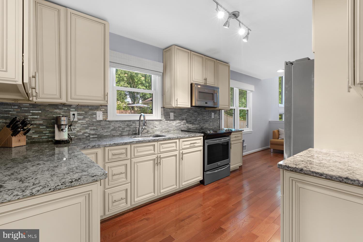 NORBECK ESTATES - Residential