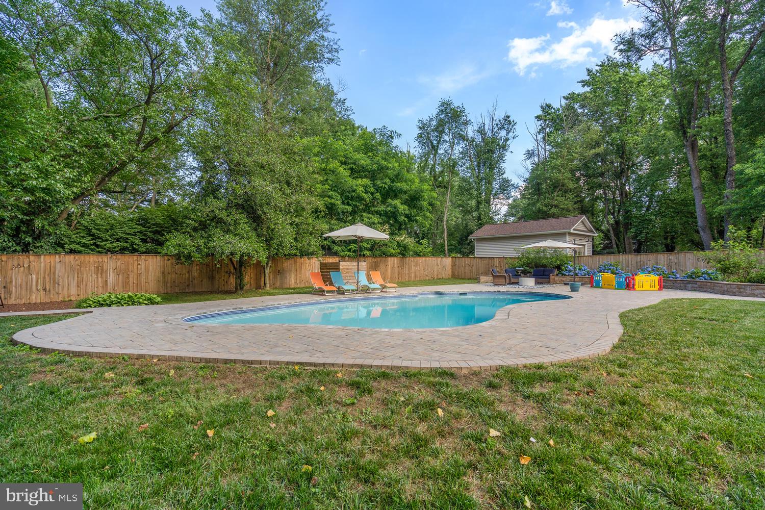 NORBECK ESTATES - Residential