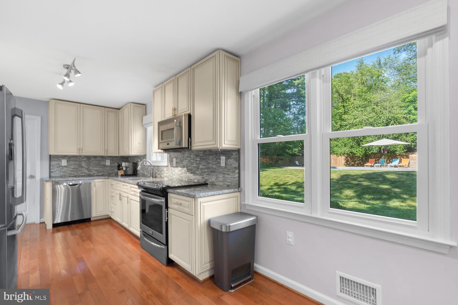 NORBECK ESTATES - Residential