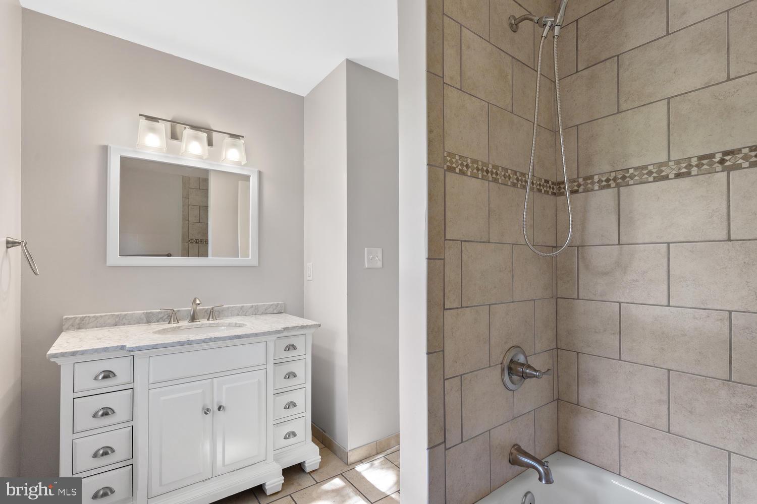 NORBECK ESTATES - Residential