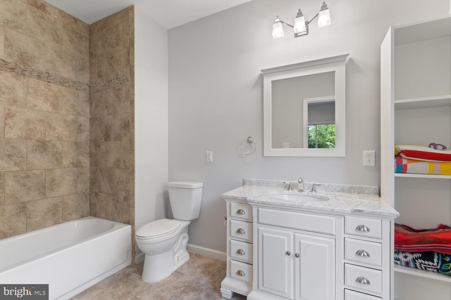 NORBECK ESTATES - Residential