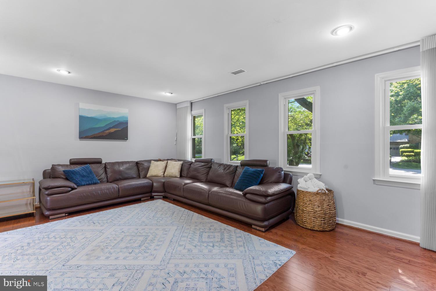 NORBECK ESTATES - Residential