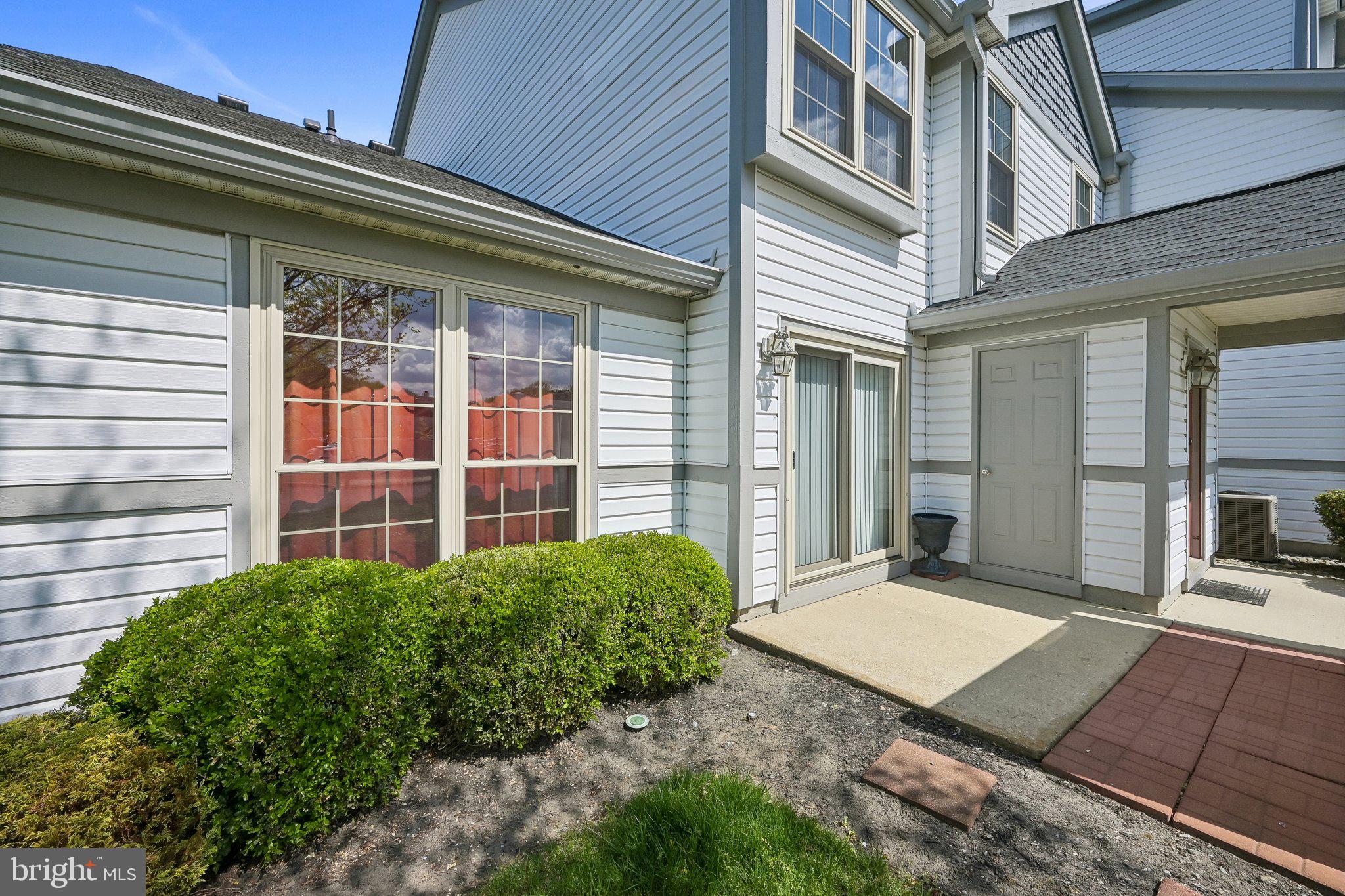 321 STEEPLECHASE COURT