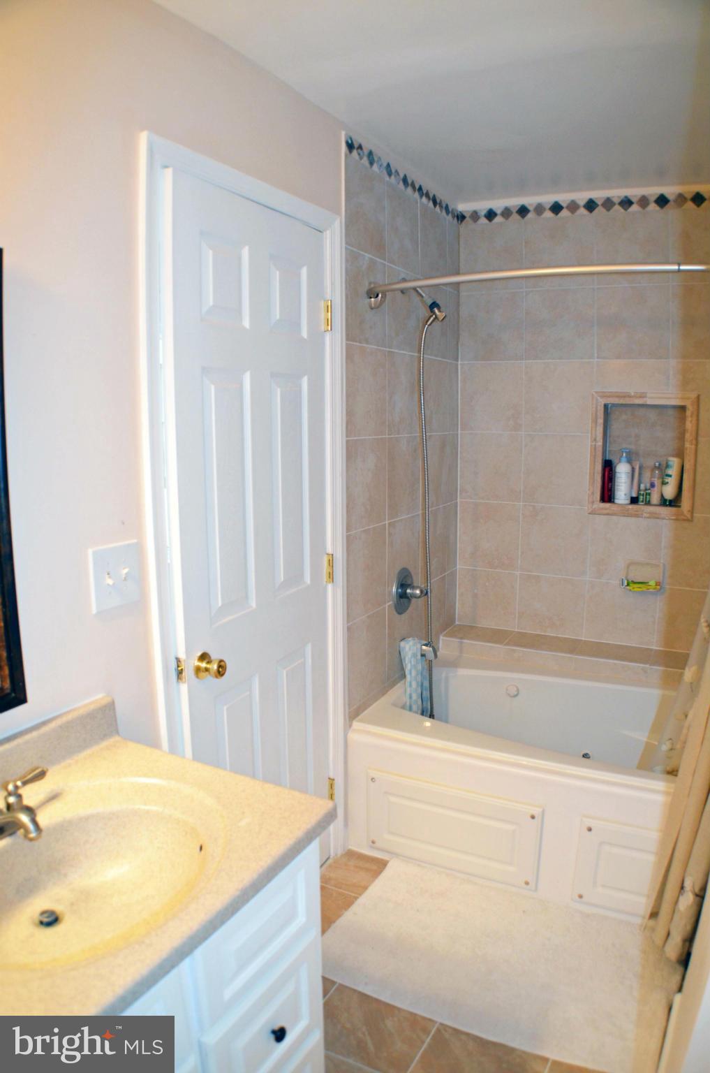 FOX MILL ESTATES - Residential