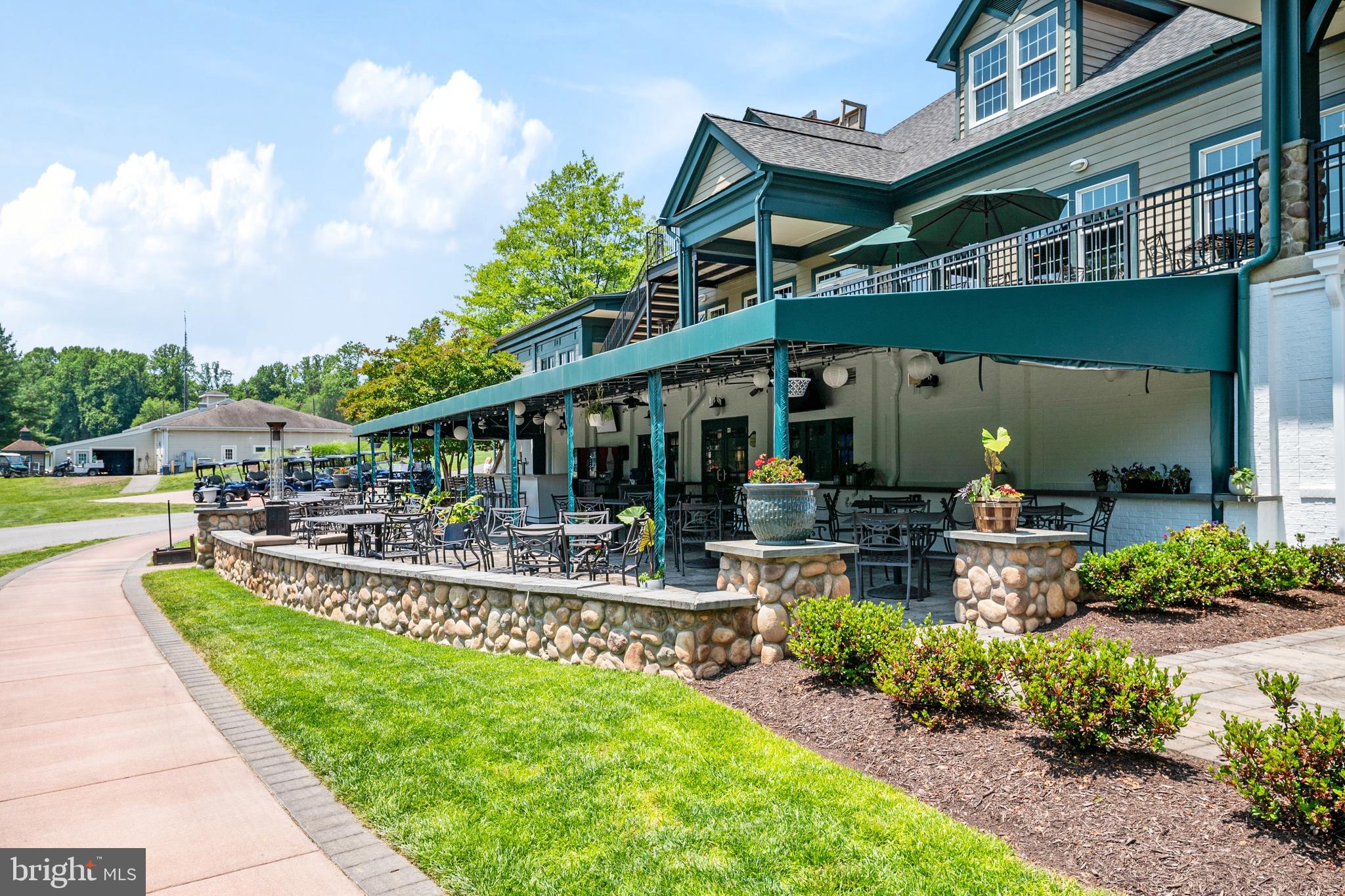 SOUTH RIVER COLONY - Residential