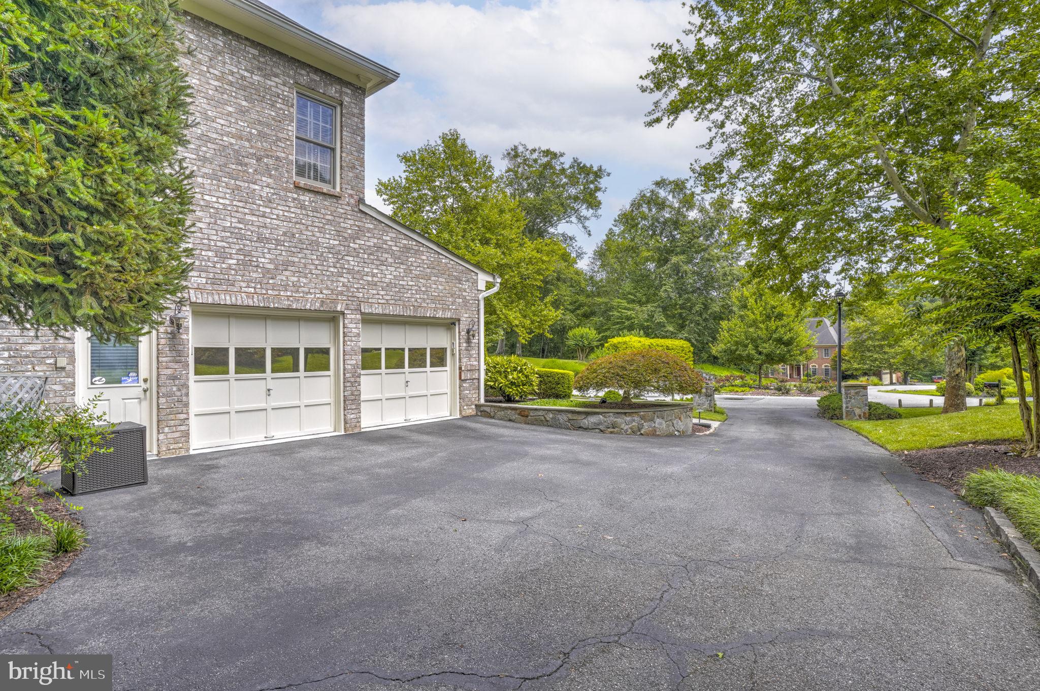 SOUTH RIVER COLONY - Residential