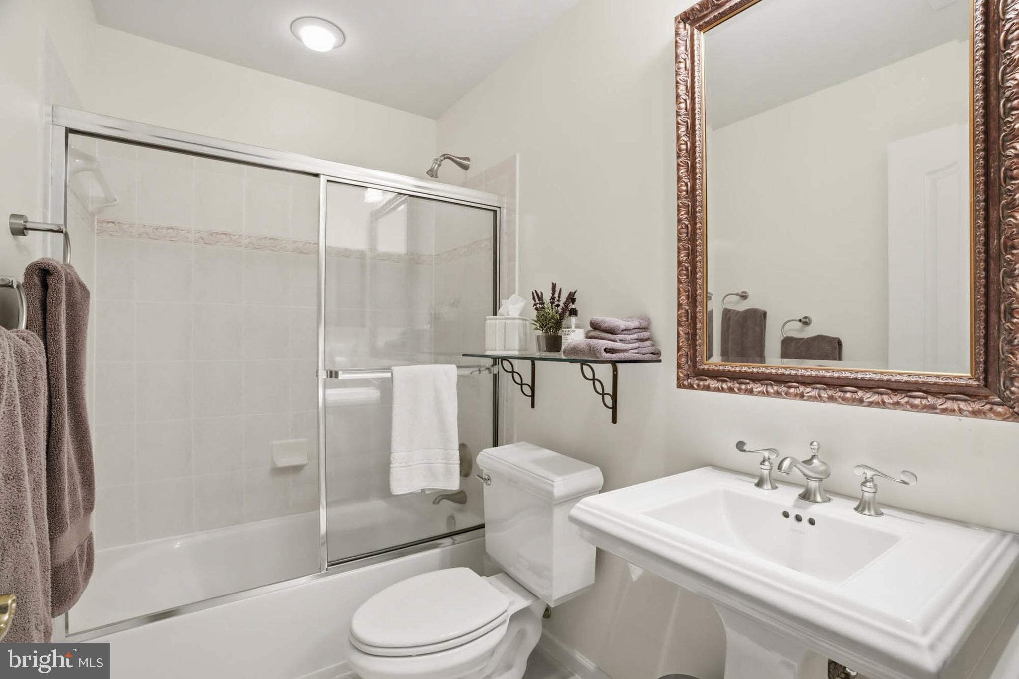 SOUTH RIVER COLONY - Residential