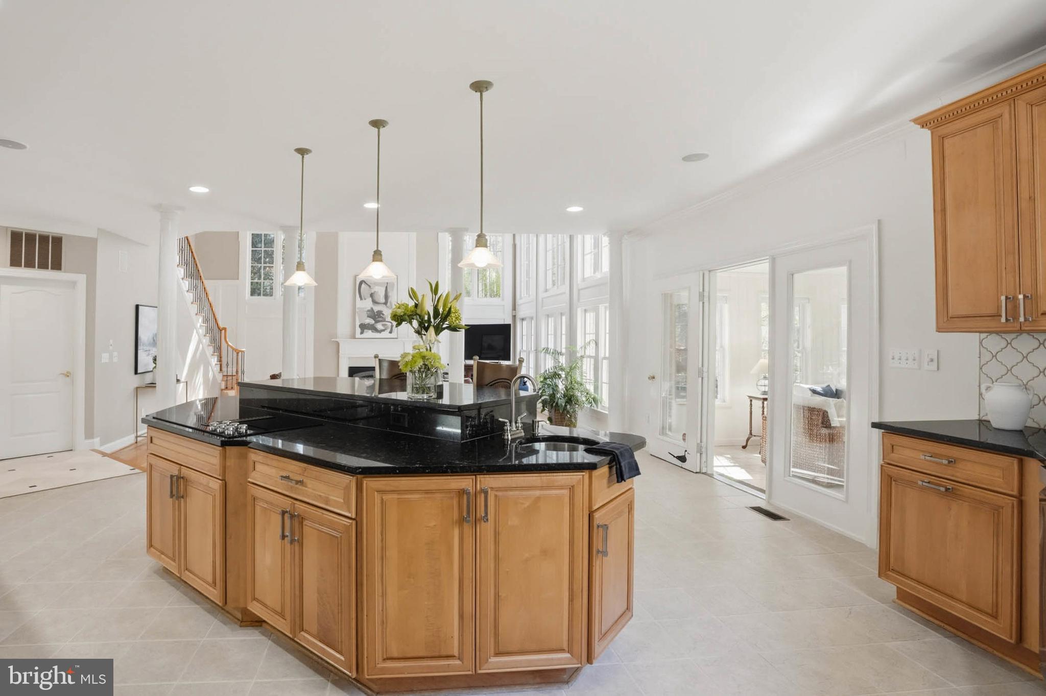 SOUTH RIVER COLONY - Residential