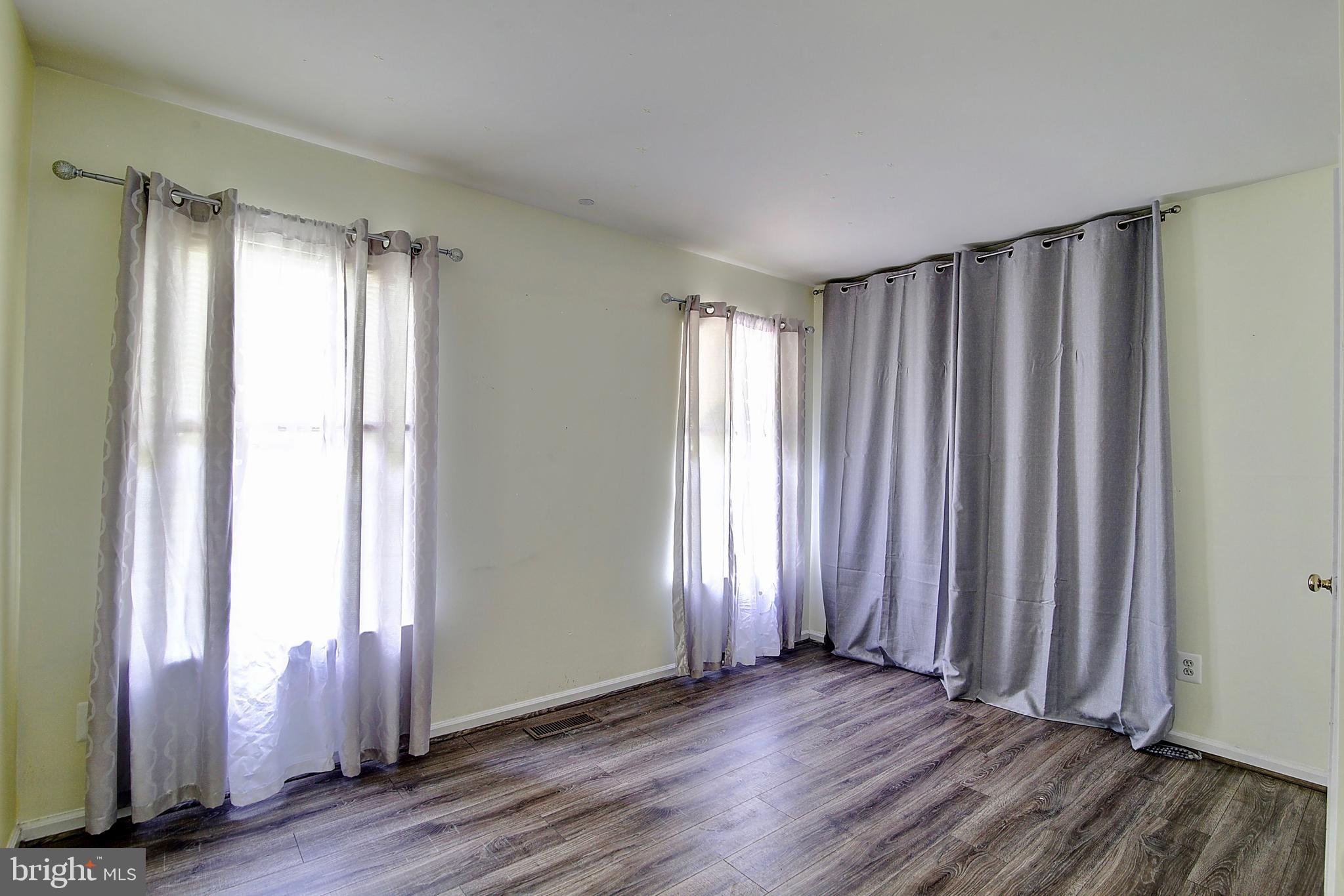 MONTCLAIR MEWS - Residential