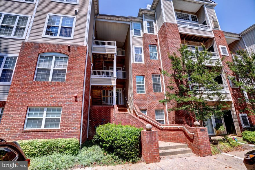 Welcome to this beautiful 2BR/2BA corner condo unit conveniently located near shopping, restaurants, I-66, Rte 50 and FFX Pkwy. Enjoy hardwood floors throughout, SS appliances, granite countertops with updated maple cabinets, 3-sided gas fireplace, crown moldings and tons of natural light.  Spacious  master bedroom with large walk-in closet and master bath.  Located on the 3rd floor, this corner unit overlooks mature trees and has a balcony! New SS appliances installed in 2019 and unit freshly painted in 2020.  Also, newer HVAC and water heater. Condo amenities include a community pool, exercise room, tennis courts and walking trails. Ideal location and MOVE-IN READY!