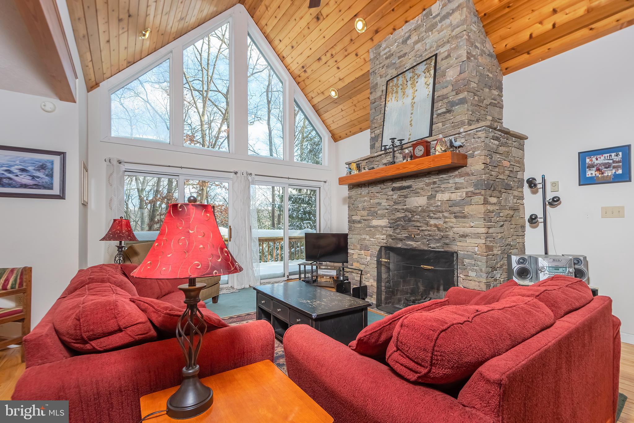 LAKE FOREST ESTATES - Residential