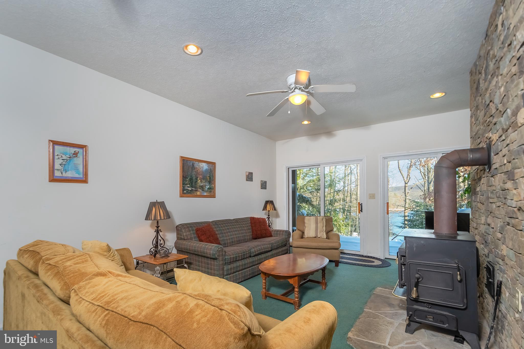 LAKE FOREST ESTATES - Residential