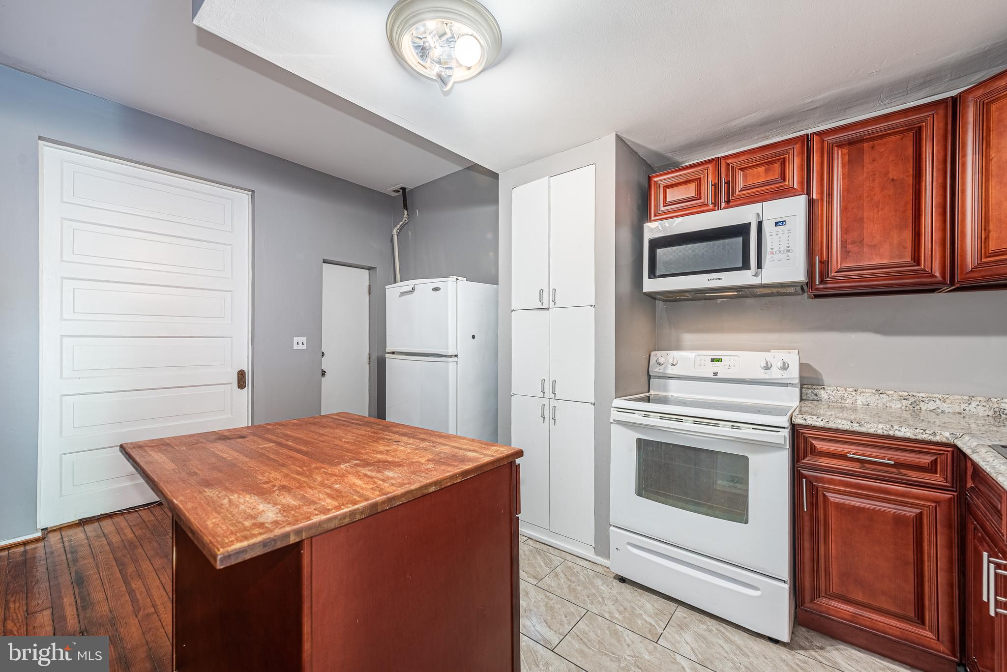 BUTCHER'S HILL - Residential