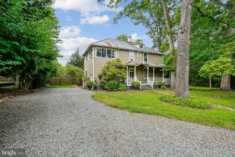 16 Maple Avenue, Washington Grove, MD MLS: MDMC2238650