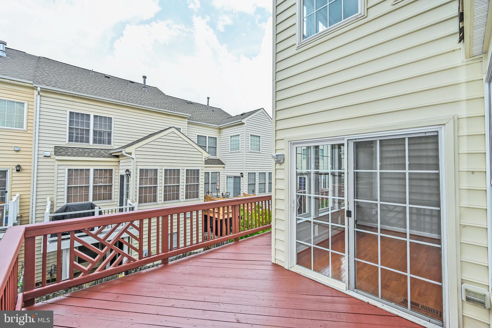 WILLOW OAKS AT FAIR LAKES - Residential Lease