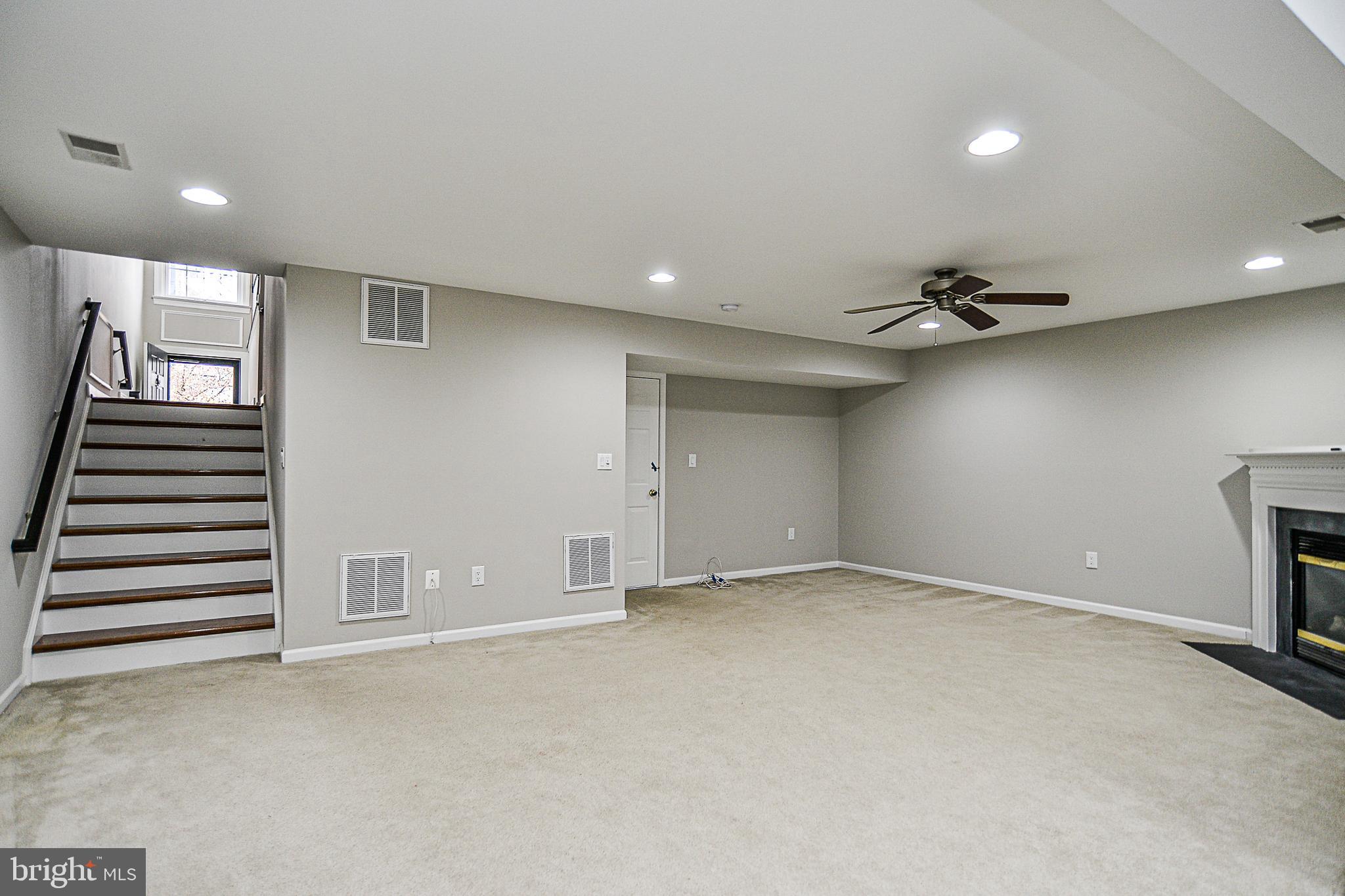 WILLOW OAKS AT FAIR LAKES - Residential Lease