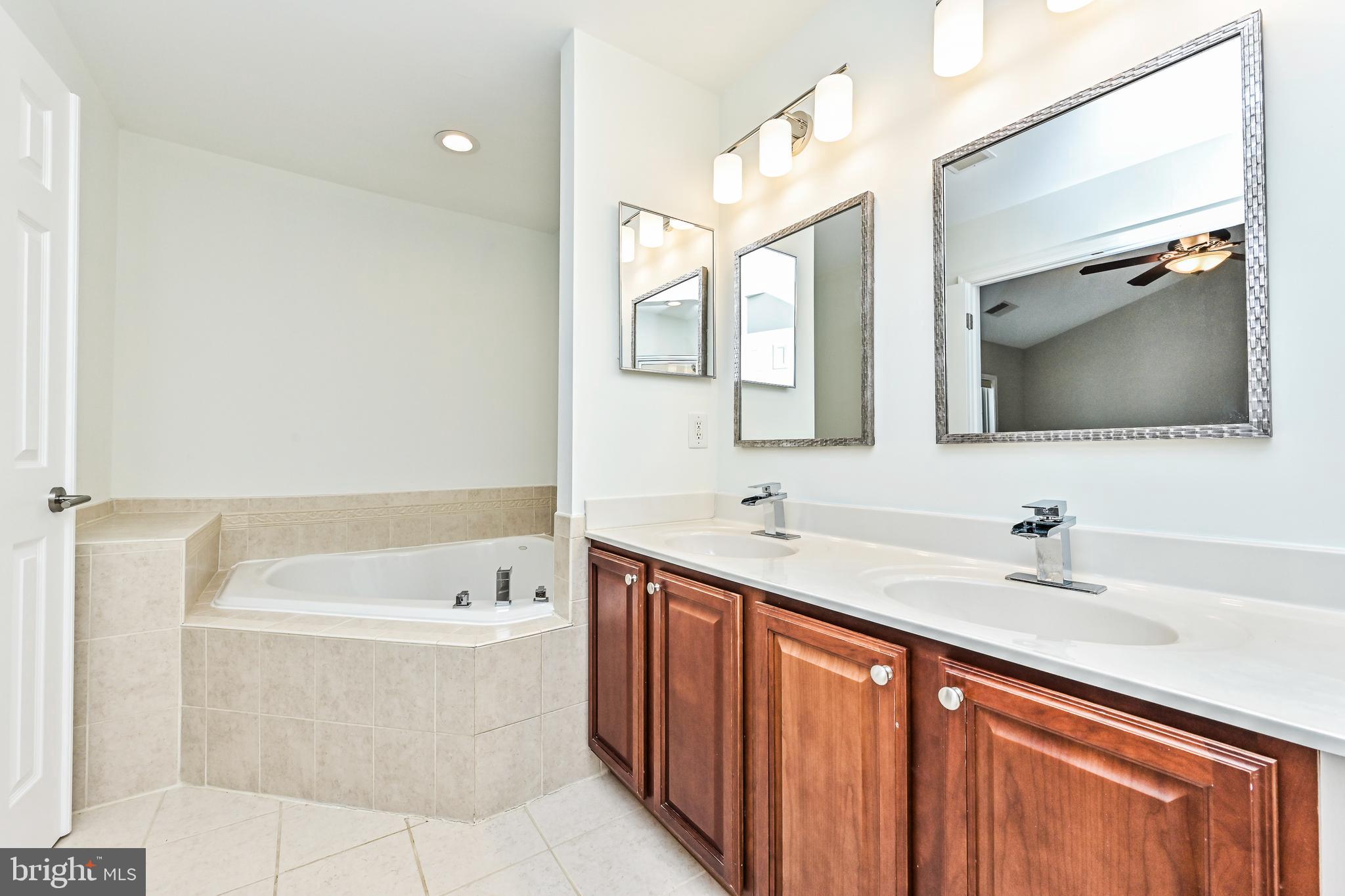 WILLOW OAKS AT FAIR LAKES - Residential Lease