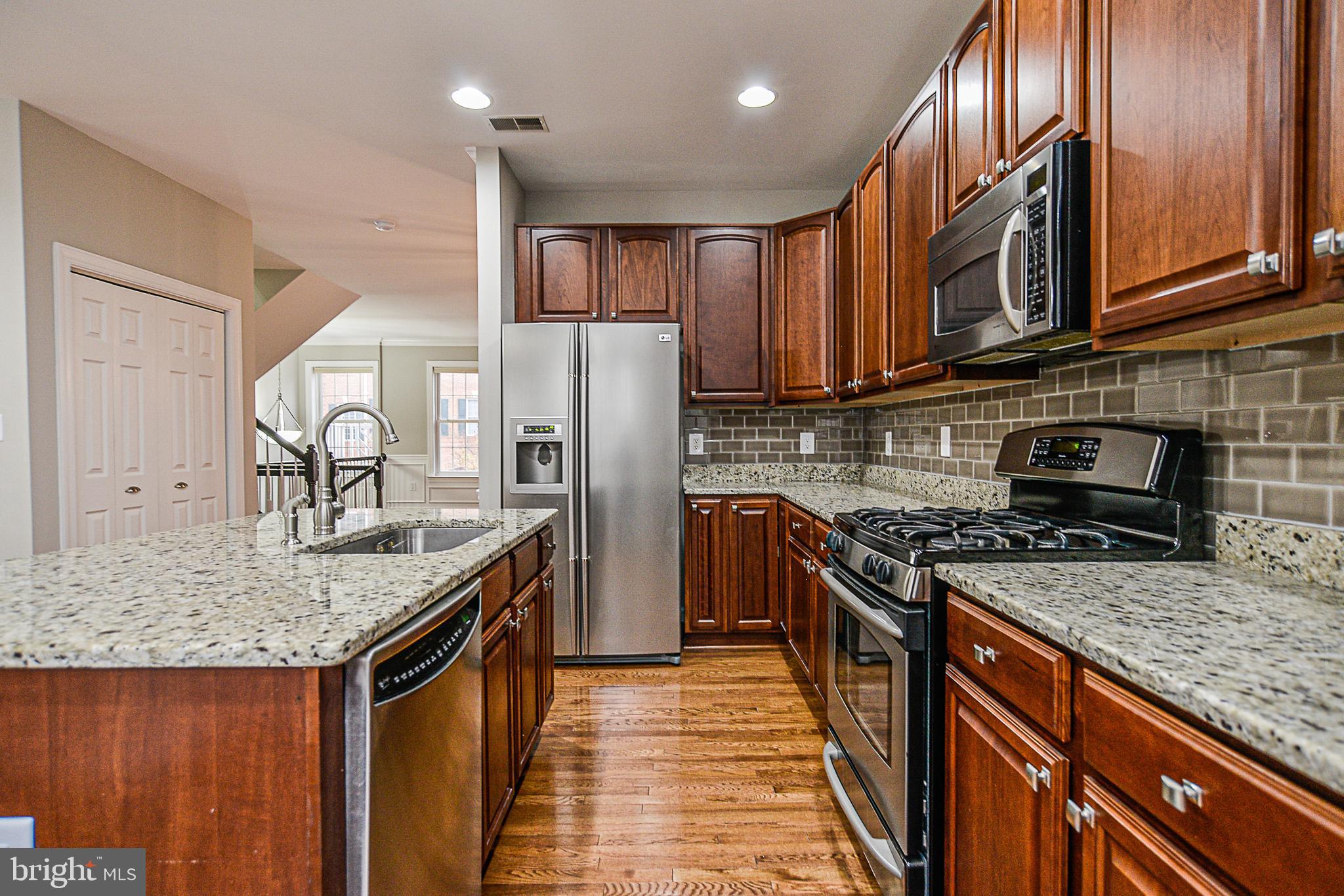 WILLOW OAKS AT FAIR LAKES - Residential Lease