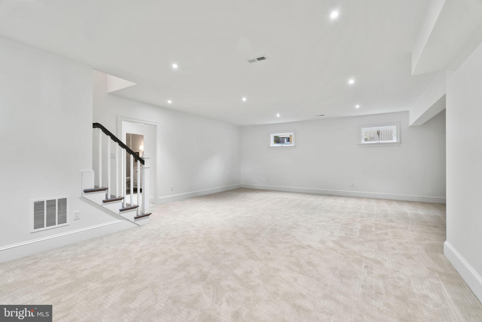 ROSEMONT - Residential