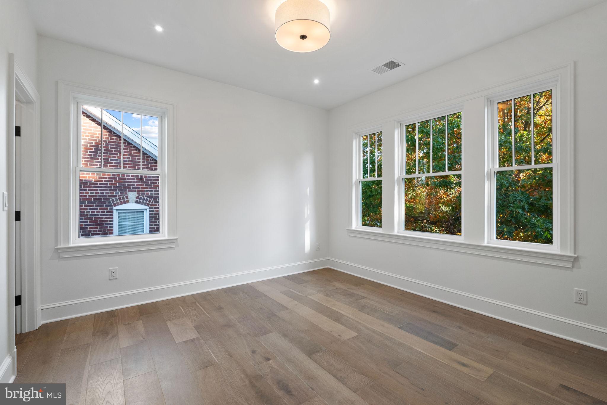 ROSEMONT - Residential