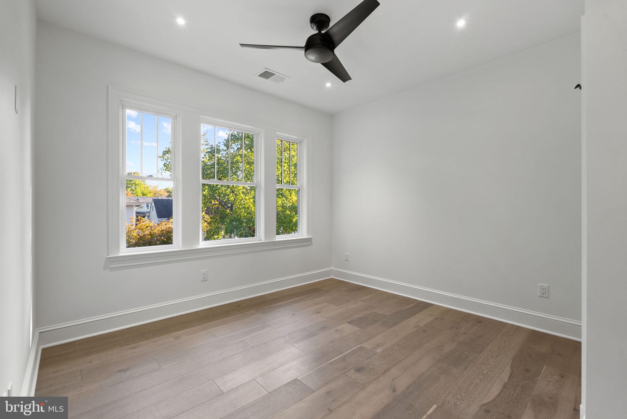 ROSEMONT - Residential