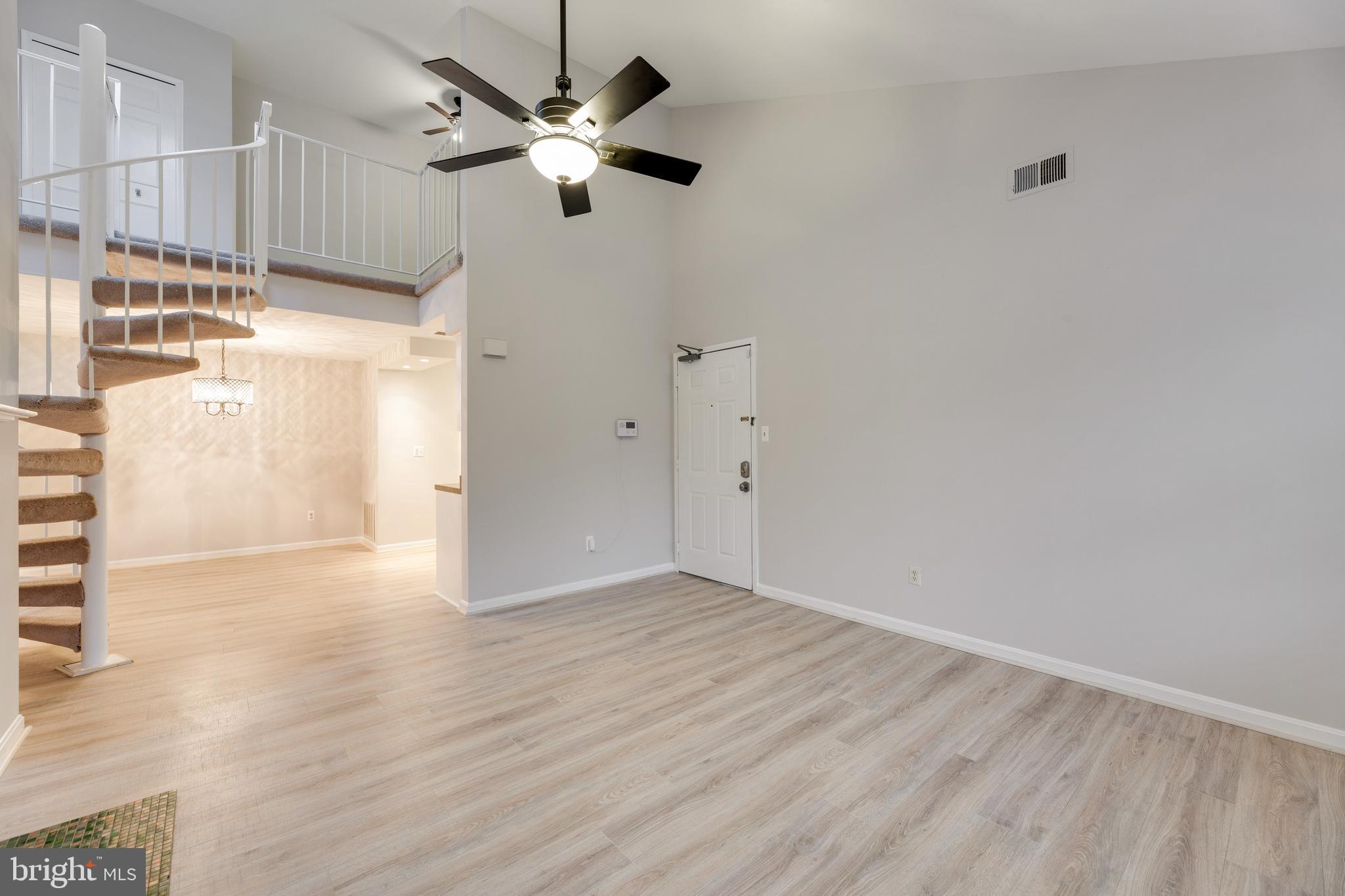 ESSEX HOUSE - Residential