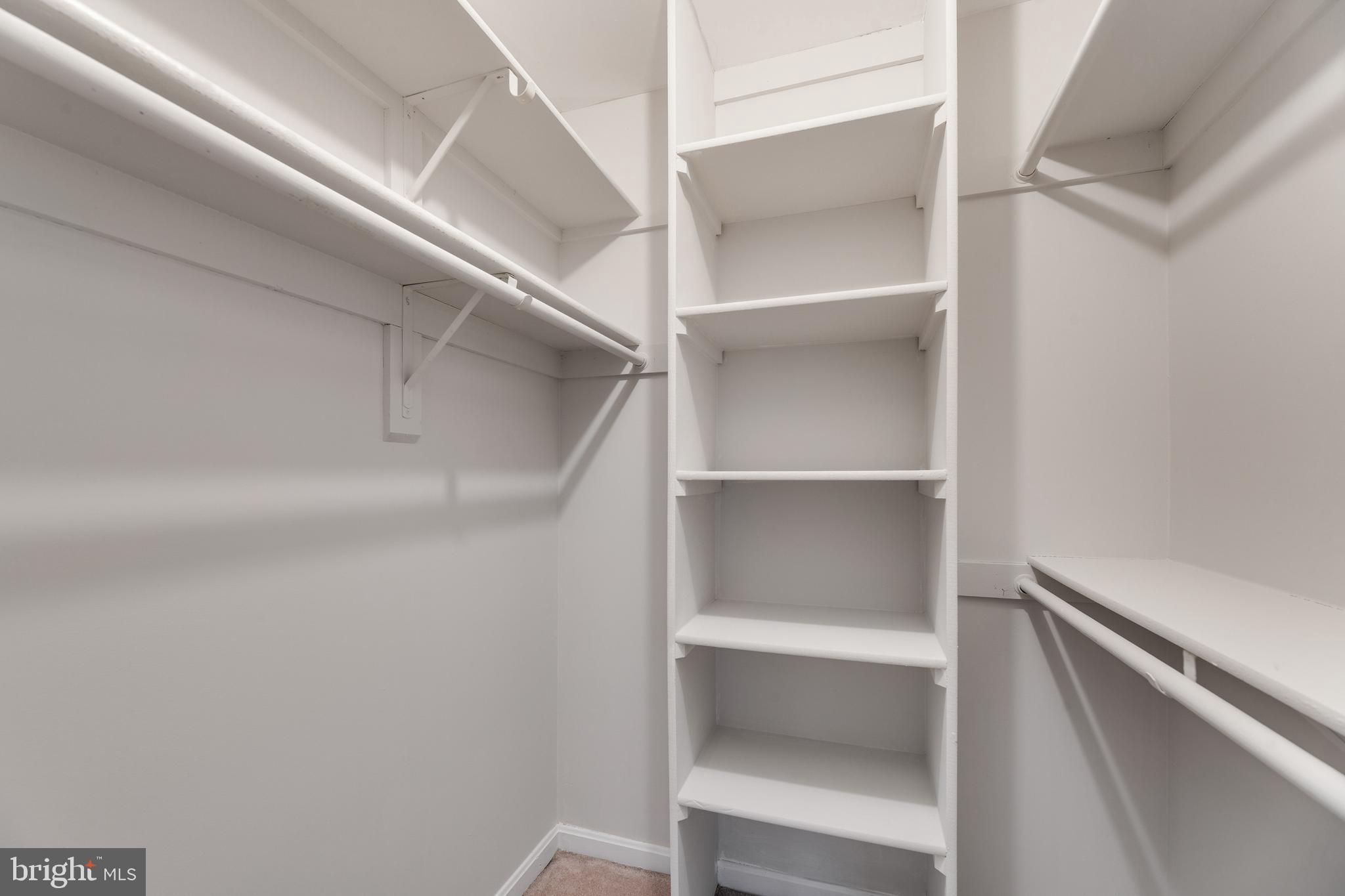 ESSEX HOUSE - Residential