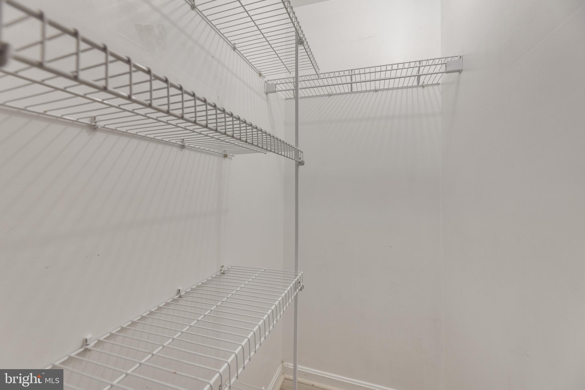 ESSEX HOUSE - Residential