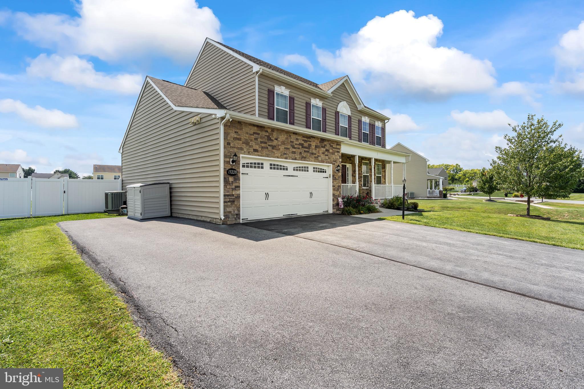 ELMWOOD FARM - Residential