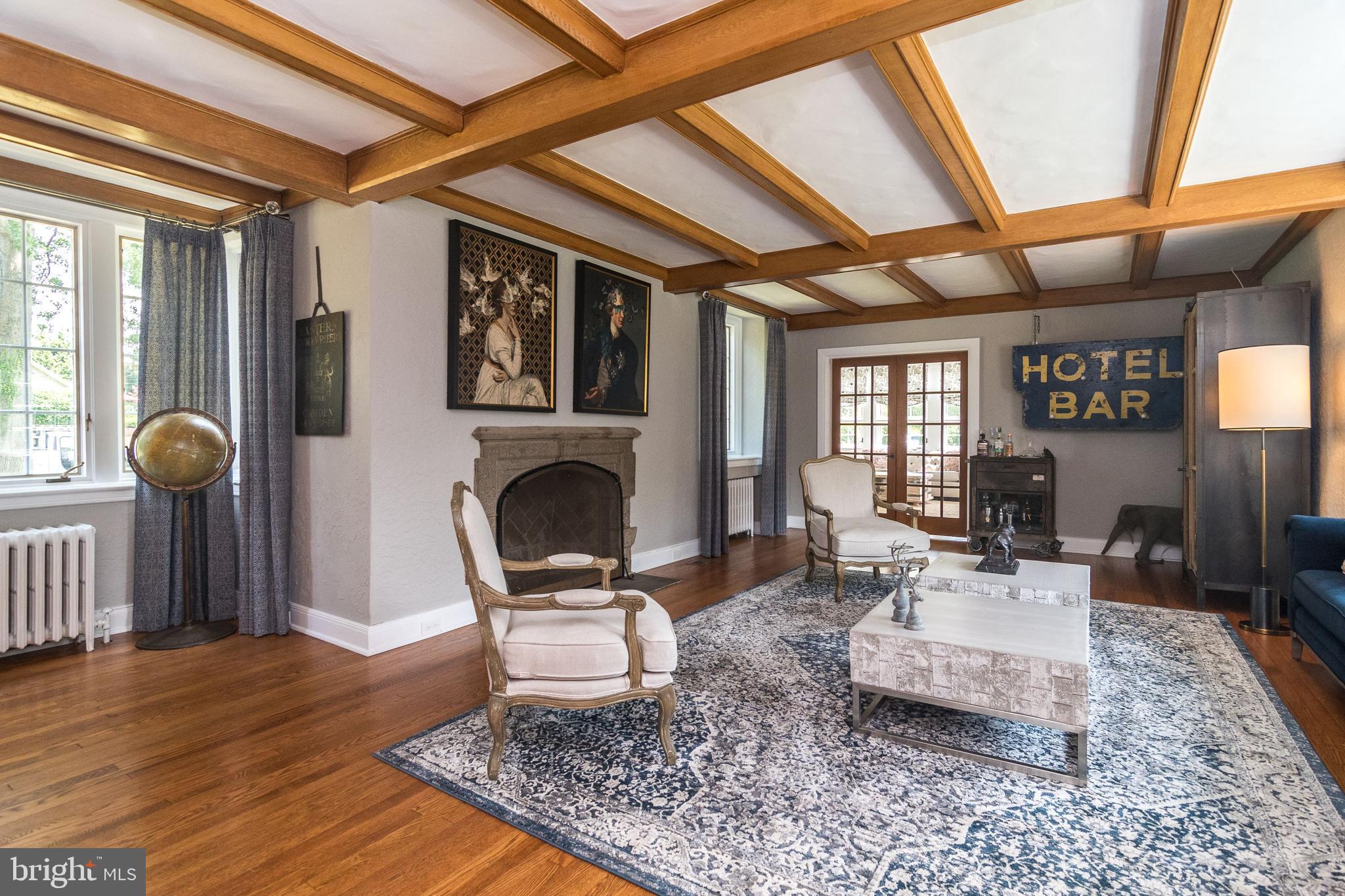 DELAVUE MANOR - Residential