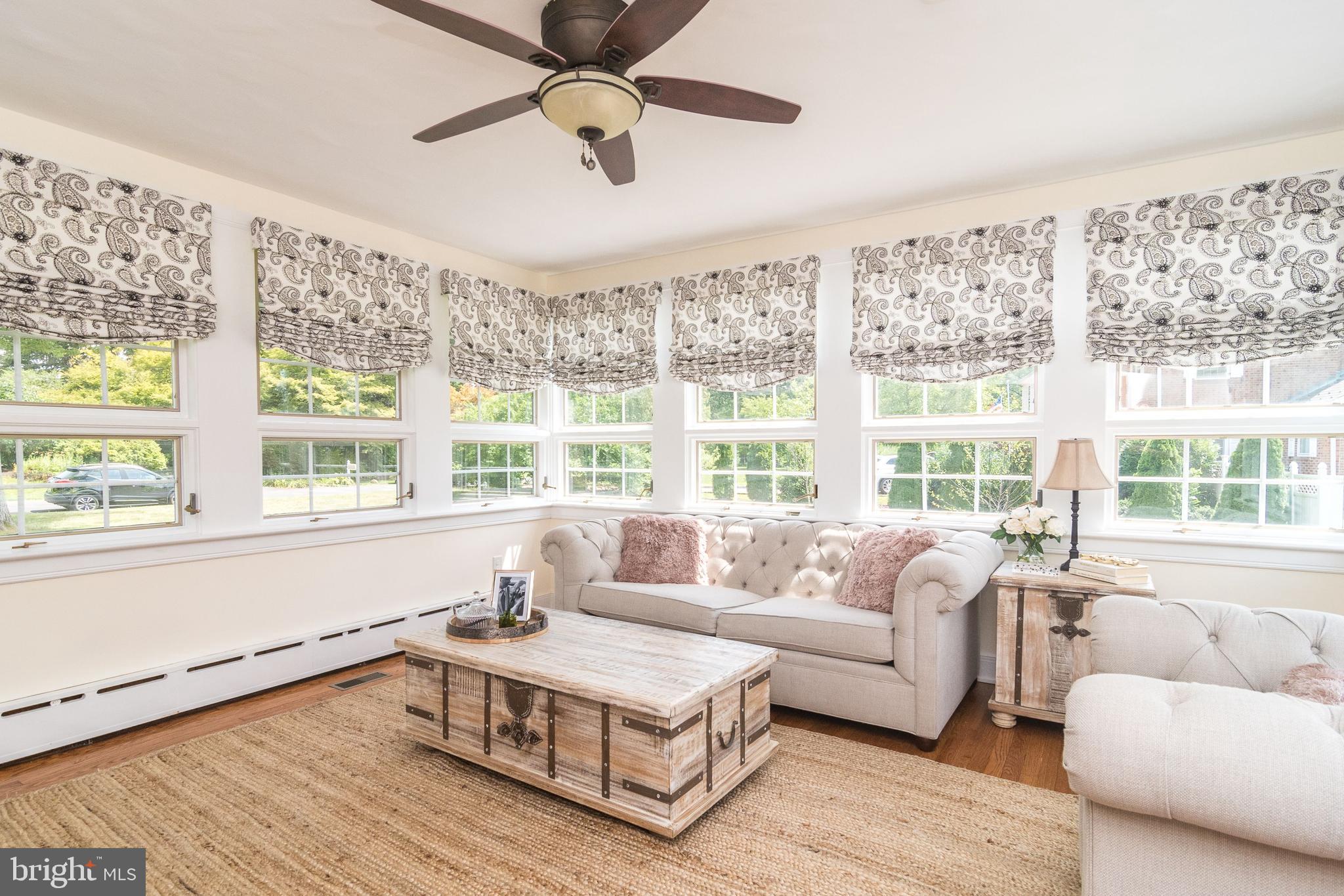 DELAVUE MANOR - Residential