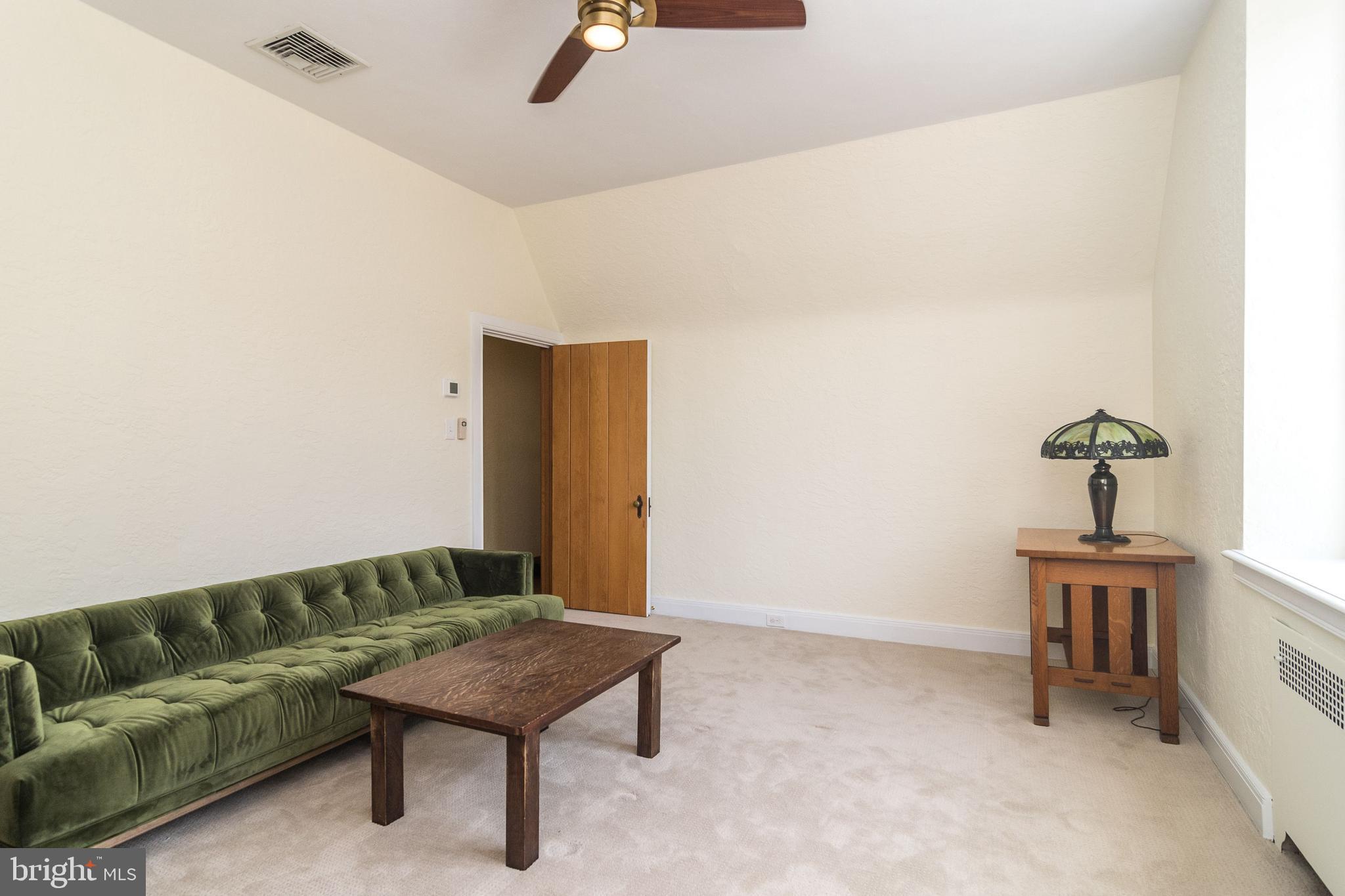 DELAVUE MANOR - Residential