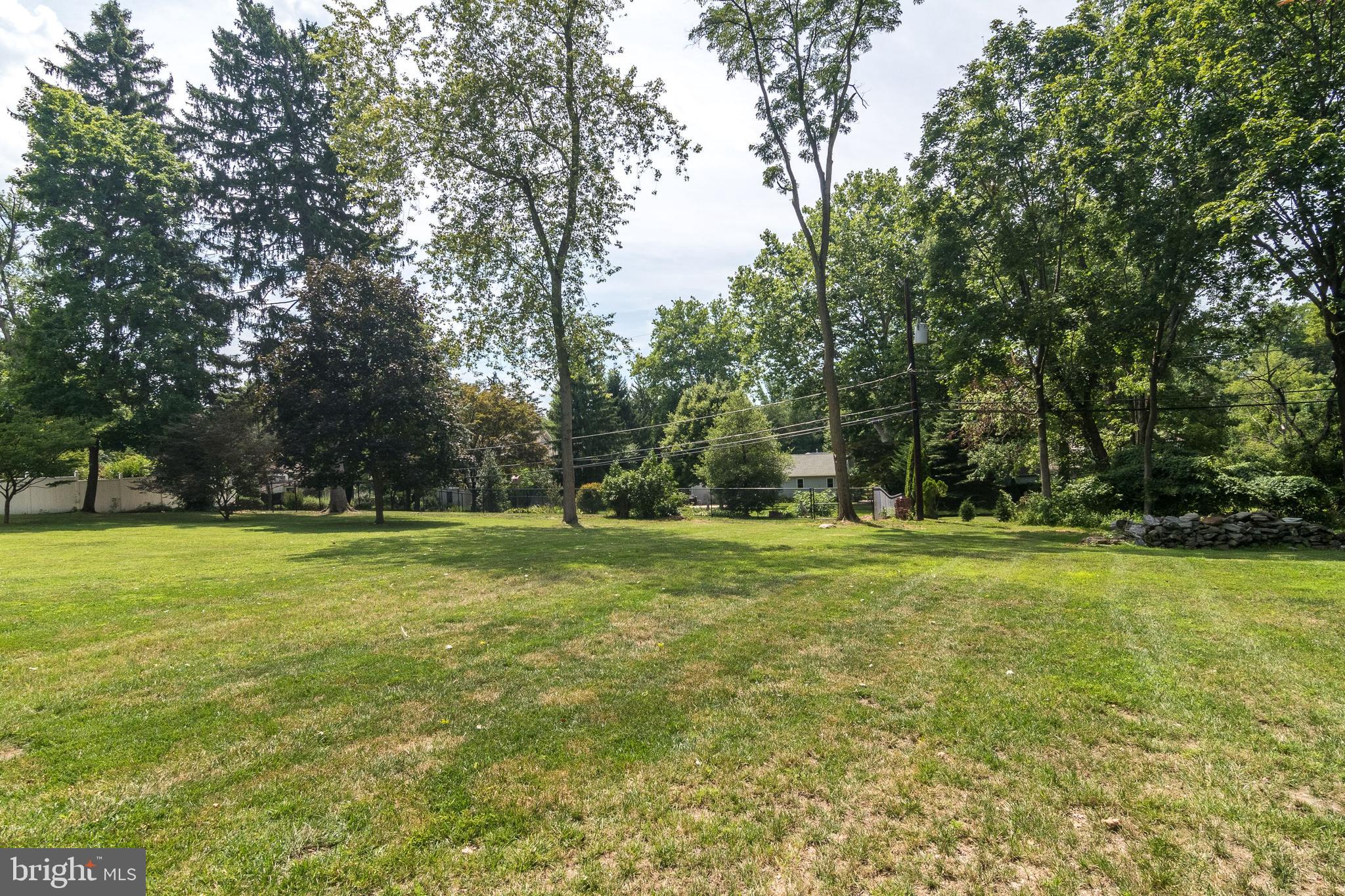 DELAVUE MANOR - Residential