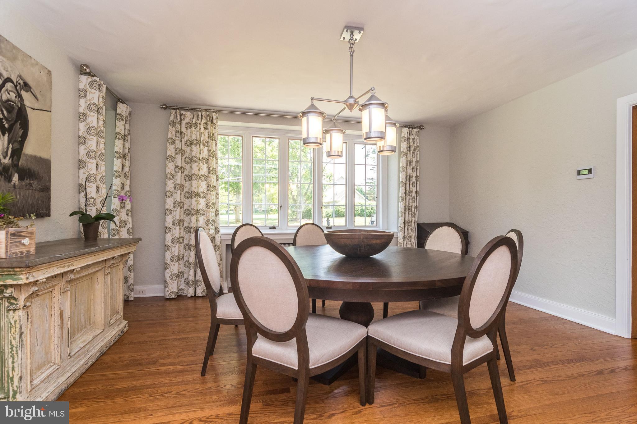 DELAVUE MANOR - Residential