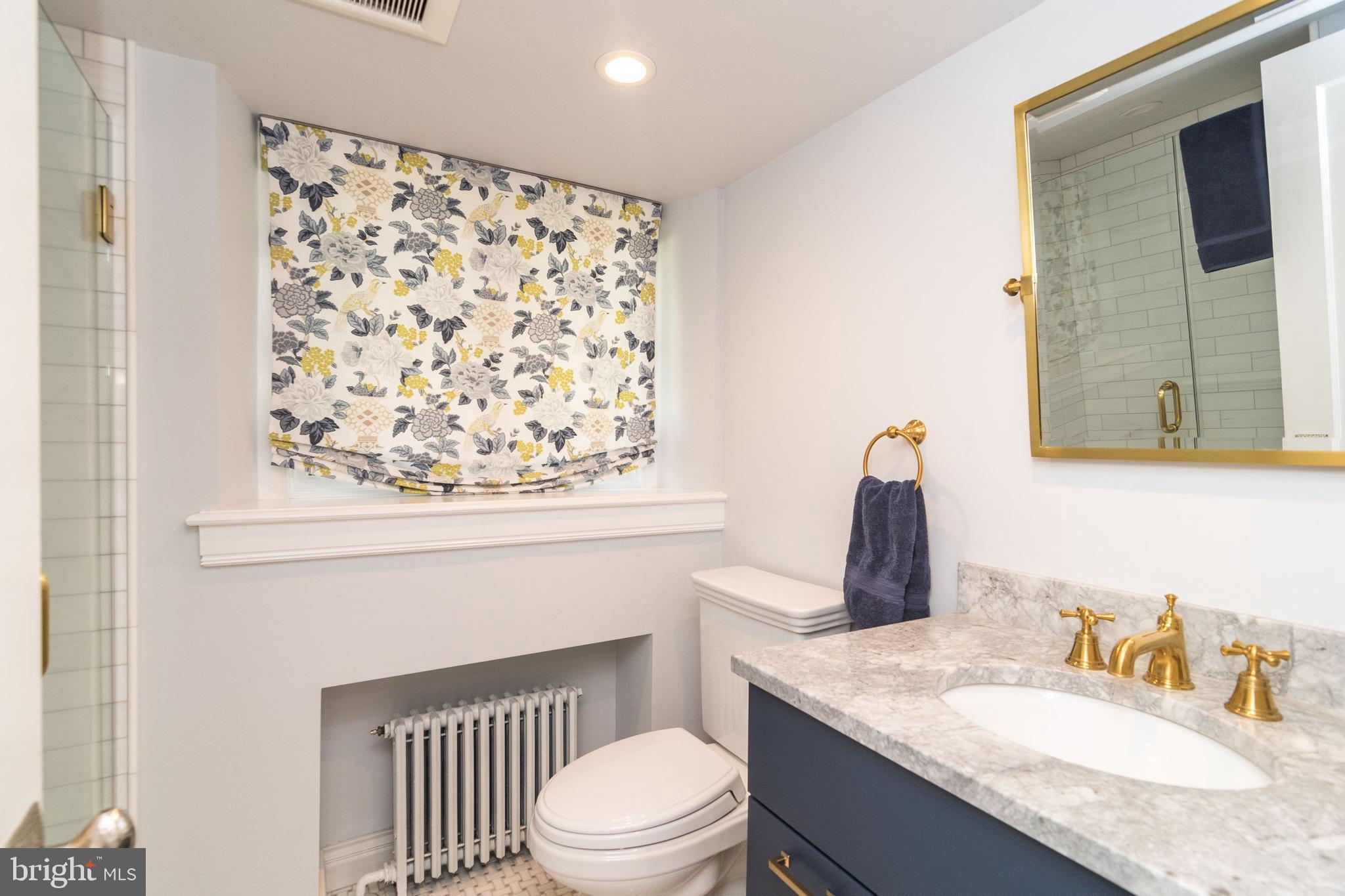 DELAVUE MANOR - Residential