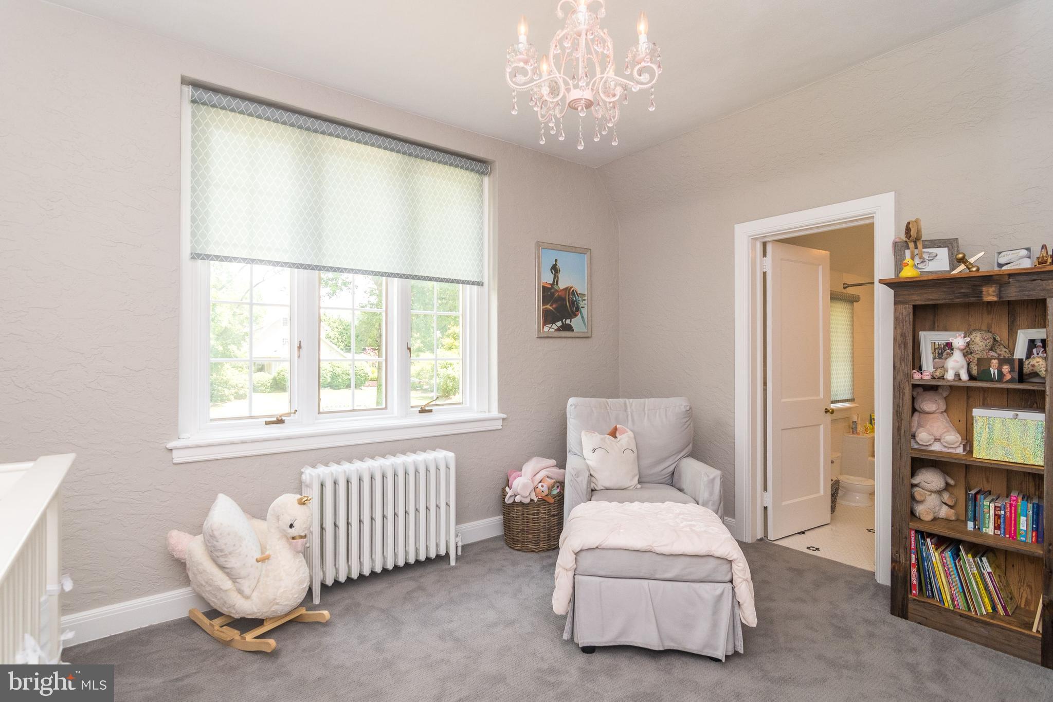 DELAVUE MANOR - Residential