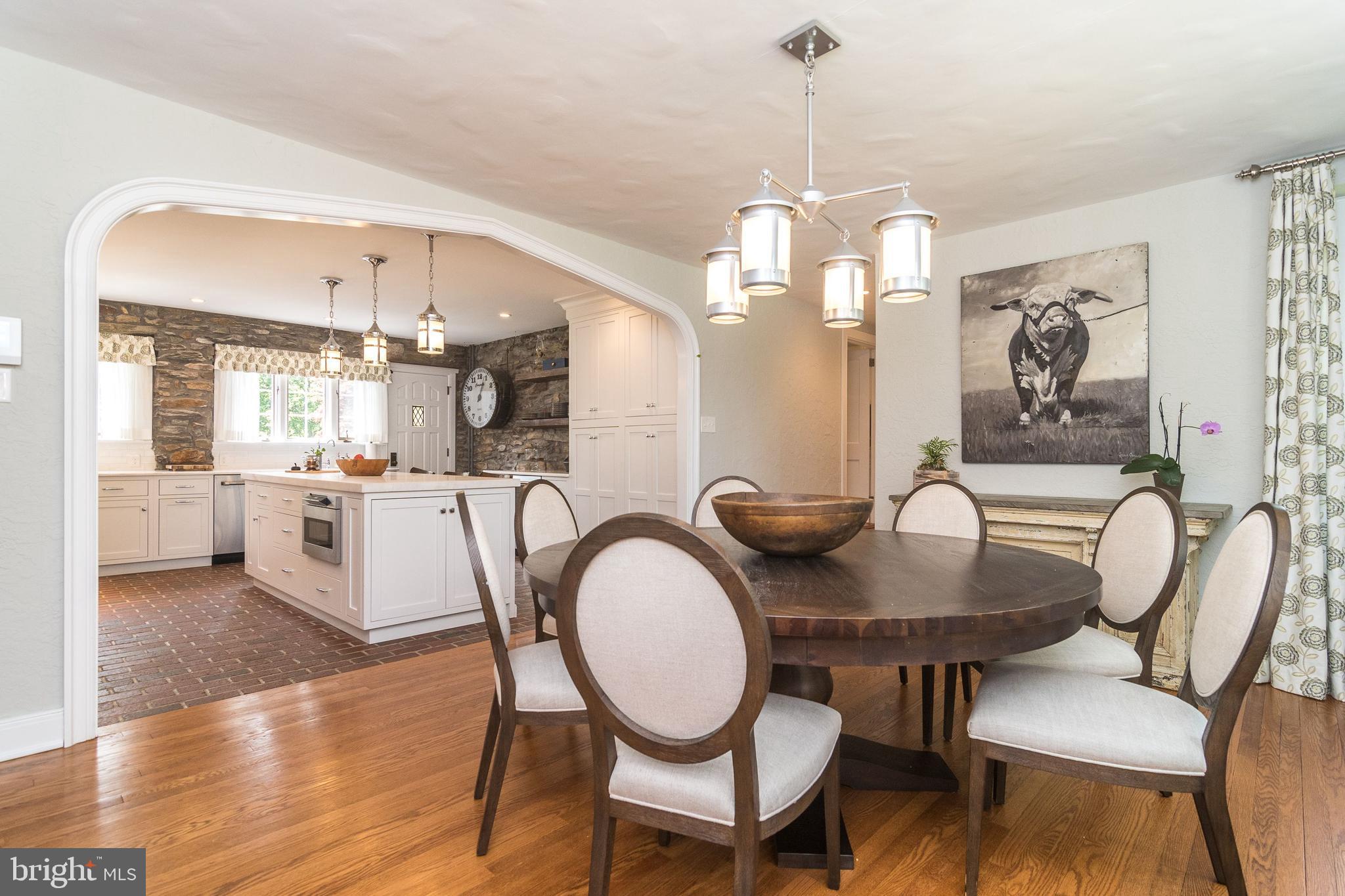 DELAVUE MANOR - Residential