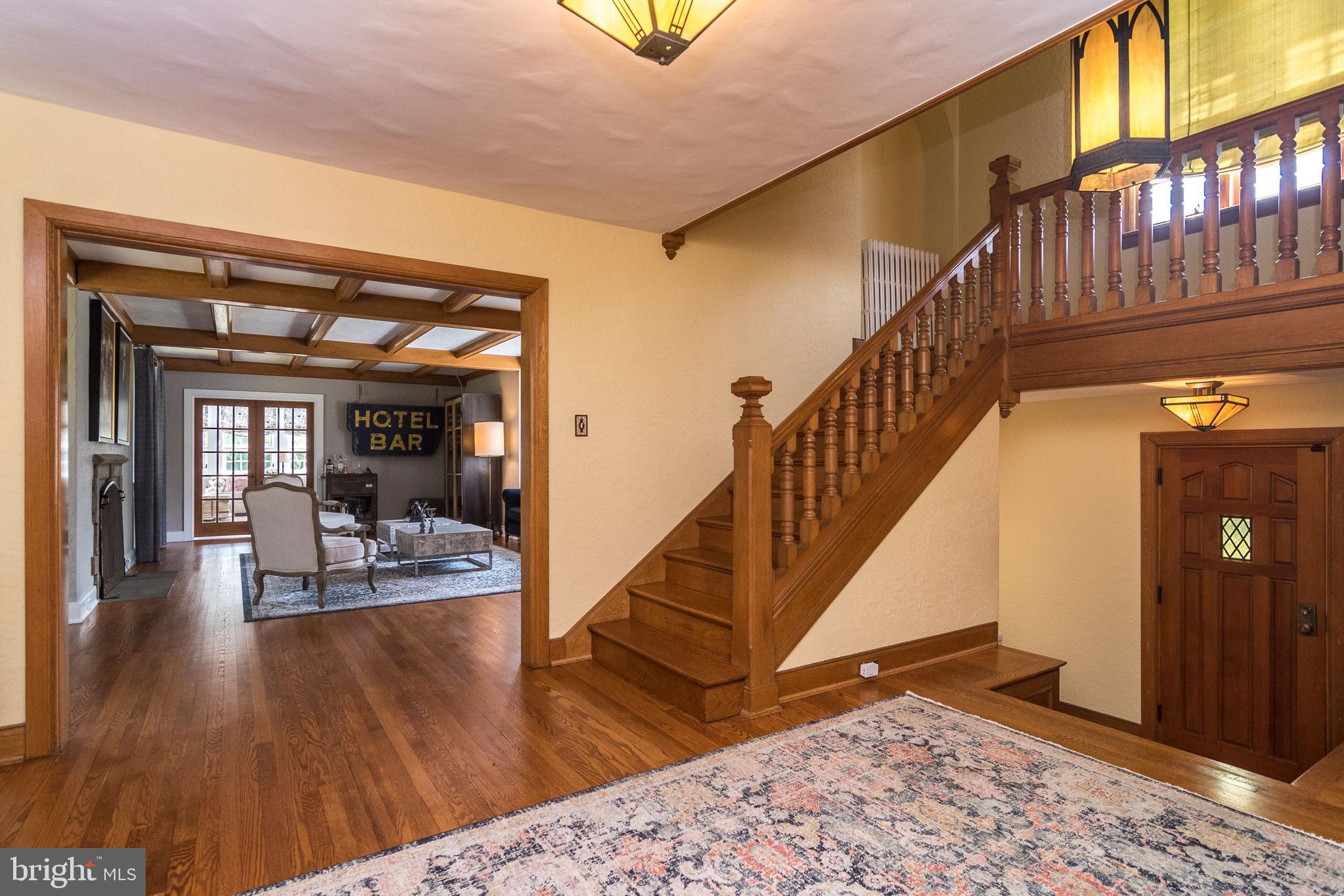 DELAVUE MANOR - Residential